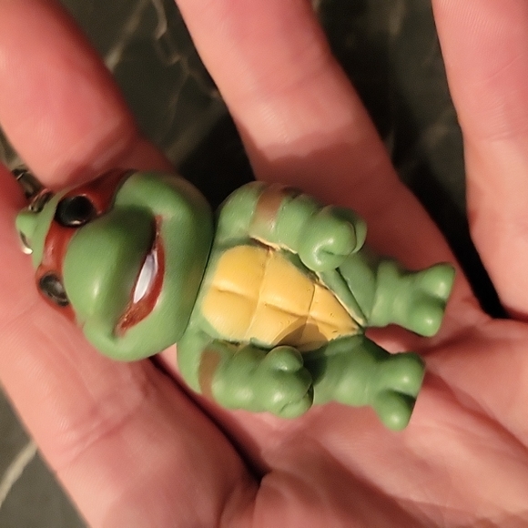 Bootleg style Vintage Teenage Mutant Ninja Turtles Key Chain TMNT Raphael - Picture 4 of 4